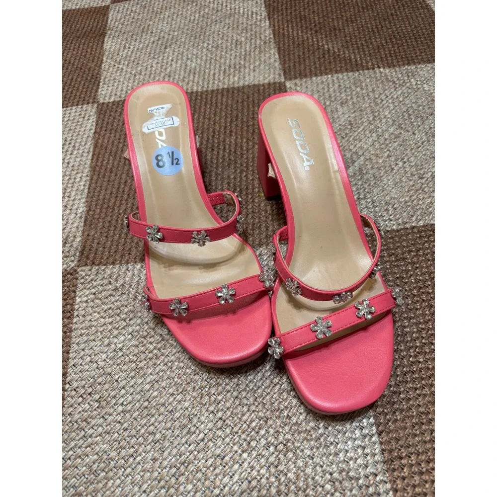 Soda Womens Pink Rhinestone Flower Block Heel Sandals Square Toe‎ Size 8.5